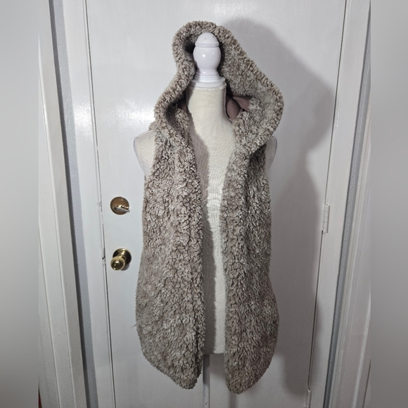 Altar'd State Hooded Vest Sz S Soft Faux Fur Fleece Open Front Brown Small - Picture 2 of 8
